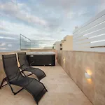 New - Only Unit 6 - Modern 2-bedroom With Common Heated Jacuzzi By Sf Homes *