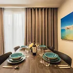 New - Only Unit 6 - Modern 2-bedroom With Common Heated Jacuzzi By Sf Homes 아파트
