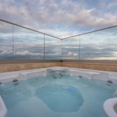 New - Only Unit 6 - Modern 2-bedroom With Common Heated Jacuzzi By Sf Homes Apartment San Ġiljan