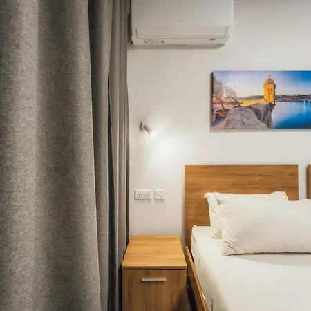 Apartment New - Only Unit 6 - Modern 2-bedroom With Common Heated Jacuzzi By Sf Homes