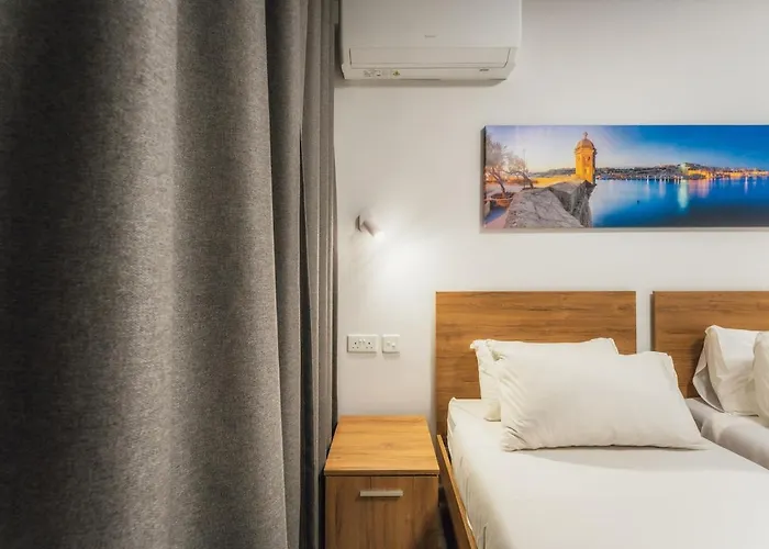 Apartman New - Only Unit 6 - Modern 2-bedroom With Common Heated Jacuzzi By Sf Homes