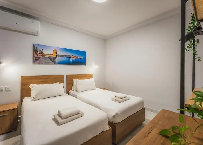 Apartman New - Only Unit 6 - Modern 2-bedroom With Common Heated Jacuzzi By Sf Homes