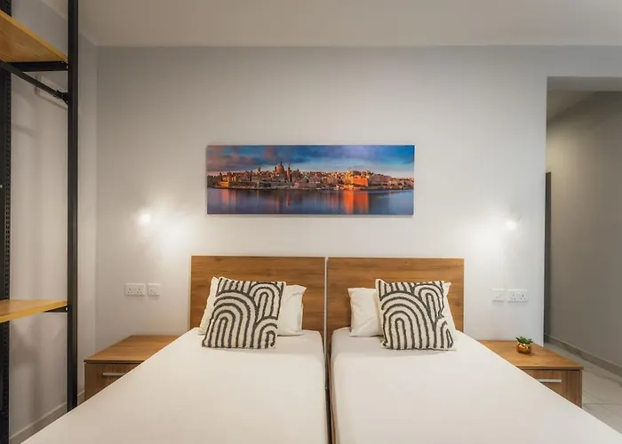 New - Only Unit 6 - Modern 2-bedroom With Common Heated Jacuzzi By Sf Homes Apartman