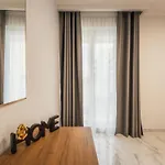 New - Only Unit 6 - Modern 2-bedroom With Common Heated Jacuzzi By Sf Homes アパート