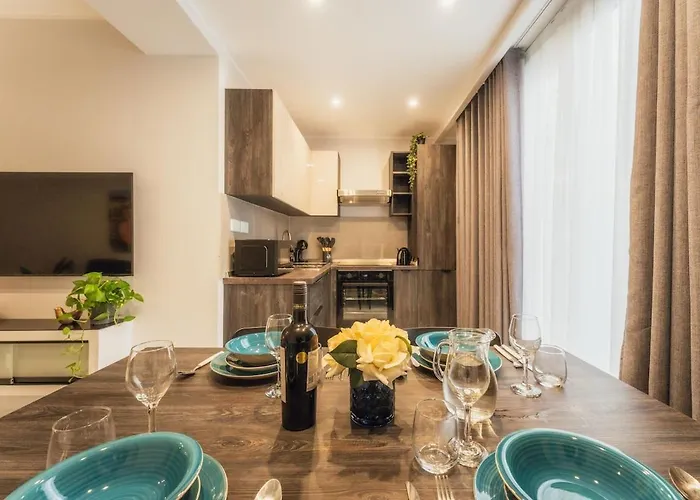 Apartmán New - Only Unit 6 - Modern 2-bedroom With Common Heated Jacuzzi By Sf Homes *